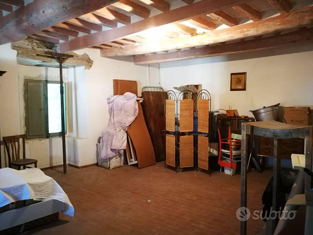 Rustico / Casale di 160 m² con più di 5 locali a M - Vista 4