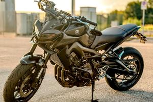 YAMAHA MT 09