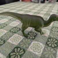 Dinosauro giocattolo