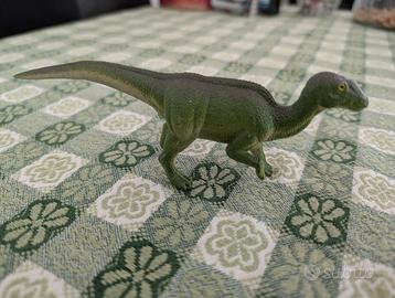 Dinosauro giocattolo