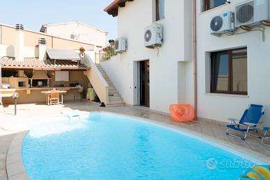 Villaspeciosa. Ampia Caposchiera con Piscina