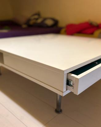 Tavolo bianco  basso ikea