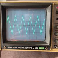Oscilloscopio Hitachi V223 20Mhz