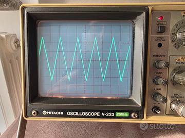 Oscilloscopio Hitachi V223 20Mhz