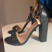Scarpa con tacco nera - Vlinder