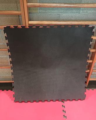TATAMI 100cm x 100cm rosso-nero per mille usi