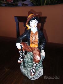 Statuina in porcellana "Calabria"