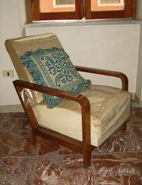 Divano e coppia di poltrone Art Decó