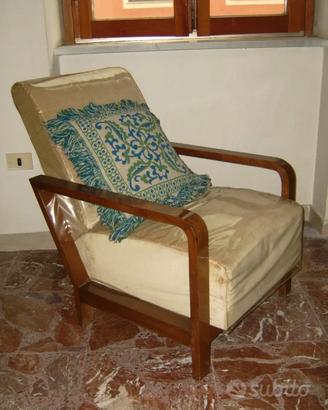 Divano e coppia di poltrone Art Decó