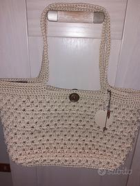 Borsa lavorata a mano 
