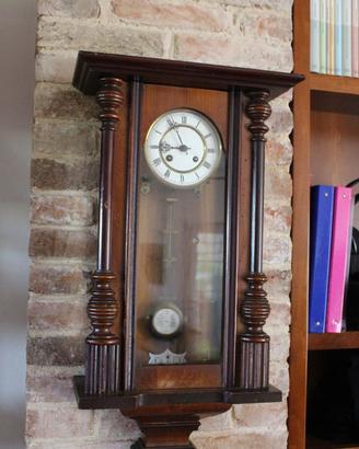 OROLOGIO a pendolo in legno, da parete + suoneria.