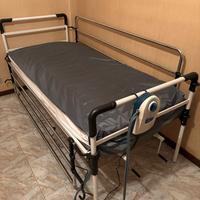 LETTO MEDICO CON MATERASSO ANTIDECUBITO