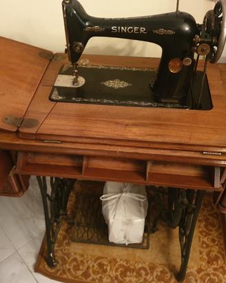 Makina per cucire Singer a scomparsa