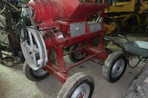 Macinino torchio per uva o mosto