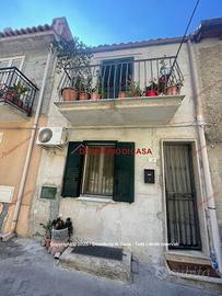 Casa, Lascari.