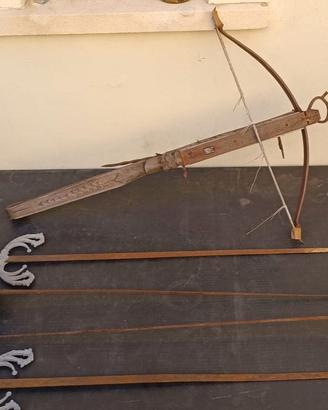 Lotto Armi Decorative Vintage: Balestra in Legno +
