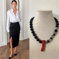 Collana con onice nero naturale e corallo