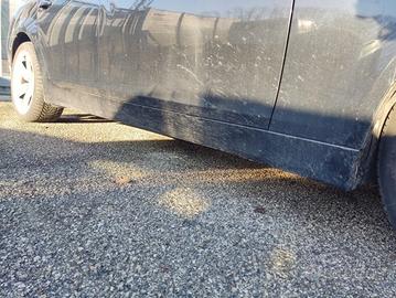 Minigonna destra BMW 530 del 2006
