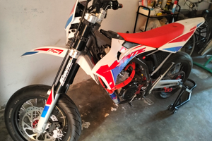 Motard fantic 125 4t