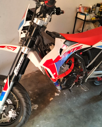 Motard fantic 125 4t