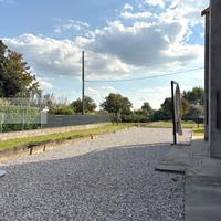 Bifamiliare con giardino di mq. 1200 e magazzino