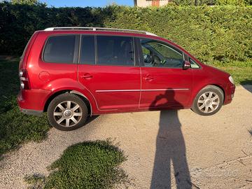 Volkswagen Touran 2.0 TDI Highline