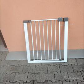 gioco e cancelletto per bambini