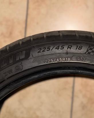 Gomme Michelin 225/45 r18