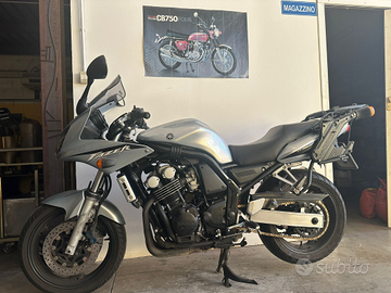 Yamaha Fazer 600 - 2003