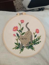 ricamo realizzato a mano 