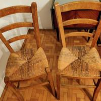 Sedie in legno e paglia