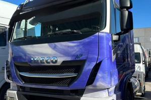 Iveco 460 trattore stradale