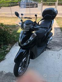HONDA SH 300