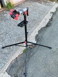 cavalletto per manutenzione biciclette