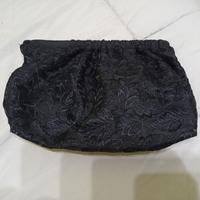 pochette nera in pizzo