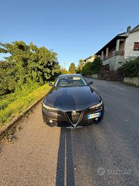 Alfa Romeo Giulia 2018 2.2 t Business 136cv