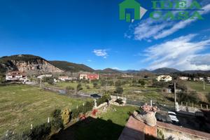 Indipendente loc. Commerciale E Giardino