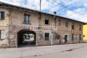 BILOCALE DA RISTRUTTURARE