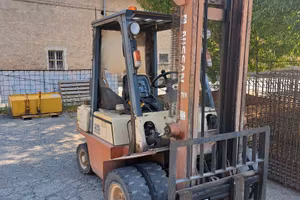 Carrello elevatore Nissan 25 q.li  - TARGATO