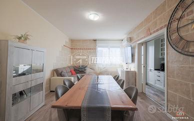 APPARTAMENTO RISTRUTTURATO CON 2 BAGNI E POSTO AUT