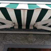 Due tende da sole con braccio estensibile