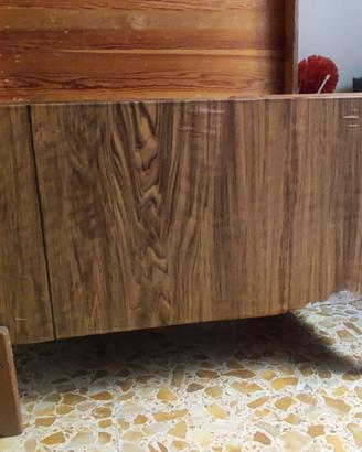 Baule in legno di abete in buono stato.