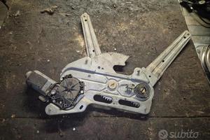 Alzavetro Anteriore Destro Per Renault Safrane