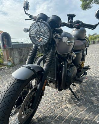 Triumph t120 total black