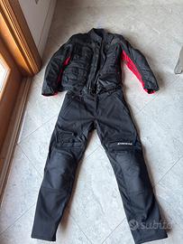 Giacca e pantalone Dainese moto con protezioni