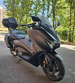 Tmax 560 black