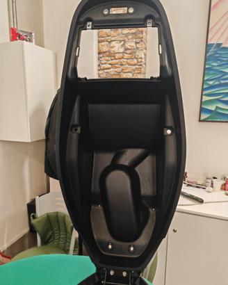 vano sotto sella Kymco Agility 125