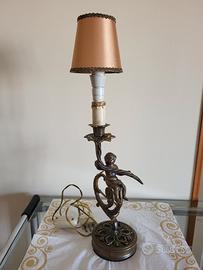 Lampada vintage in bronzo con putto 