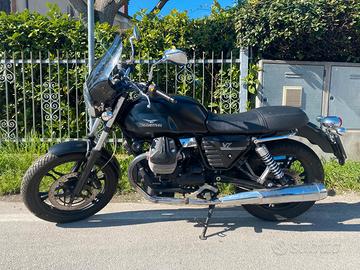 Moto Guzzi V7 - 2012