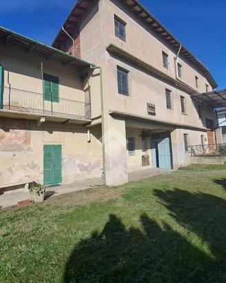 CASA INDIPENDENTE A MOMO